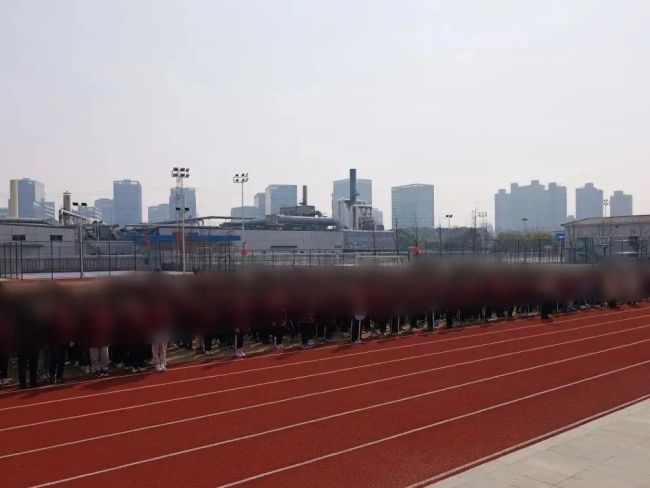 杭州钱塘一小学多名学生流鼻血 新校区环境问题引担忧